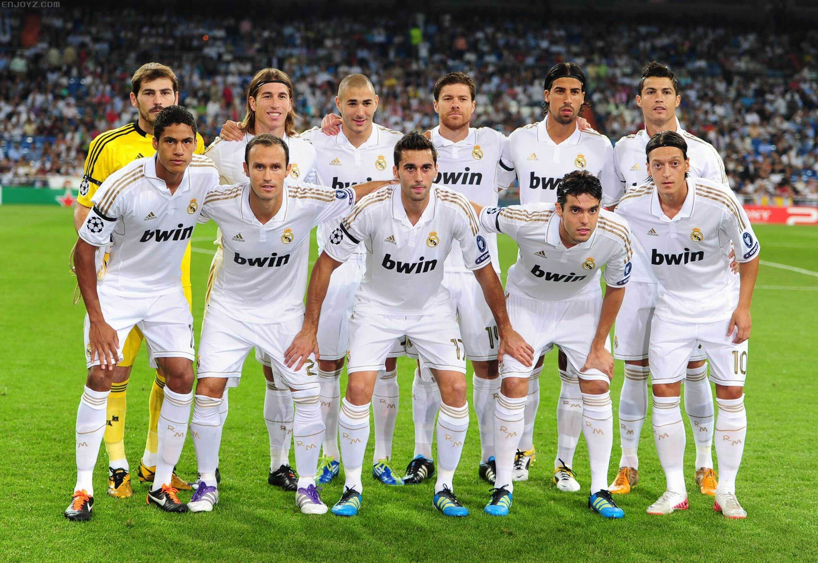 官方：53岁前英超金靴哈塞尔巴因克担任苏里南国家队助教（苏里南国家队官宣：53岁前英超金靴哈塞尔巴因克出任助理教练）