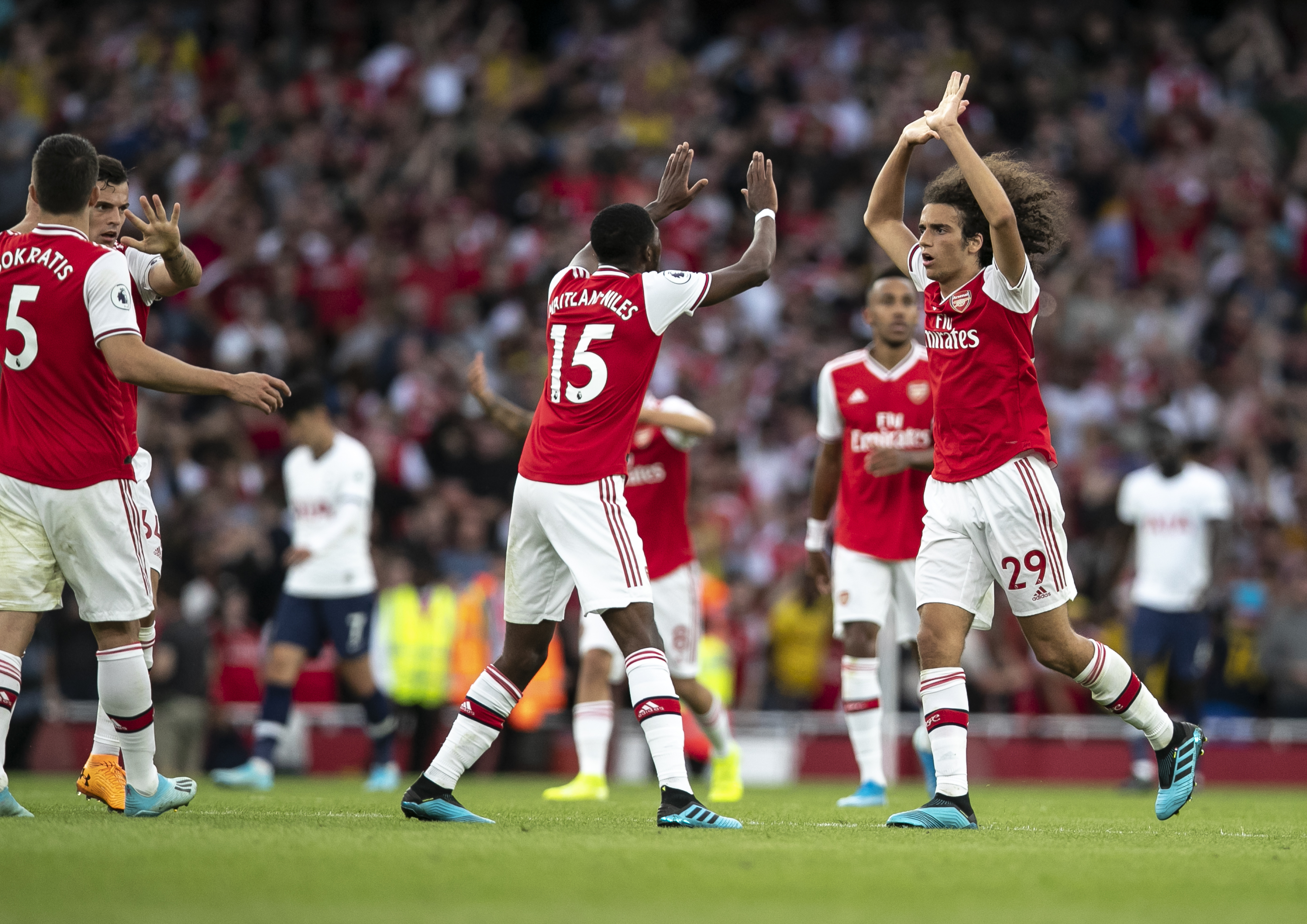 罗马诺：弗拉霍维奇被推荐给曼联，后者称正专注于谢什科