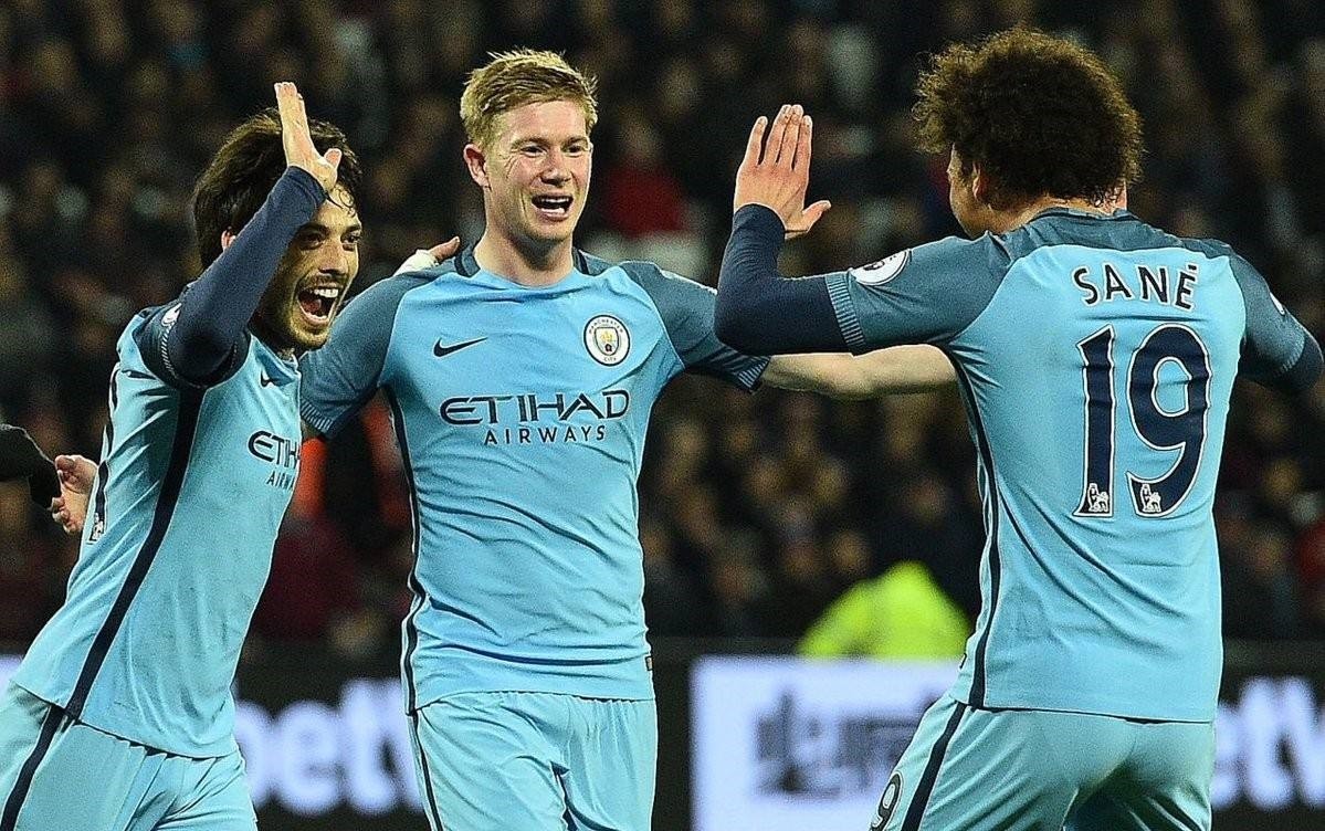 记者：富安健洋已与阿贾克斯就一份短期合同达成一致