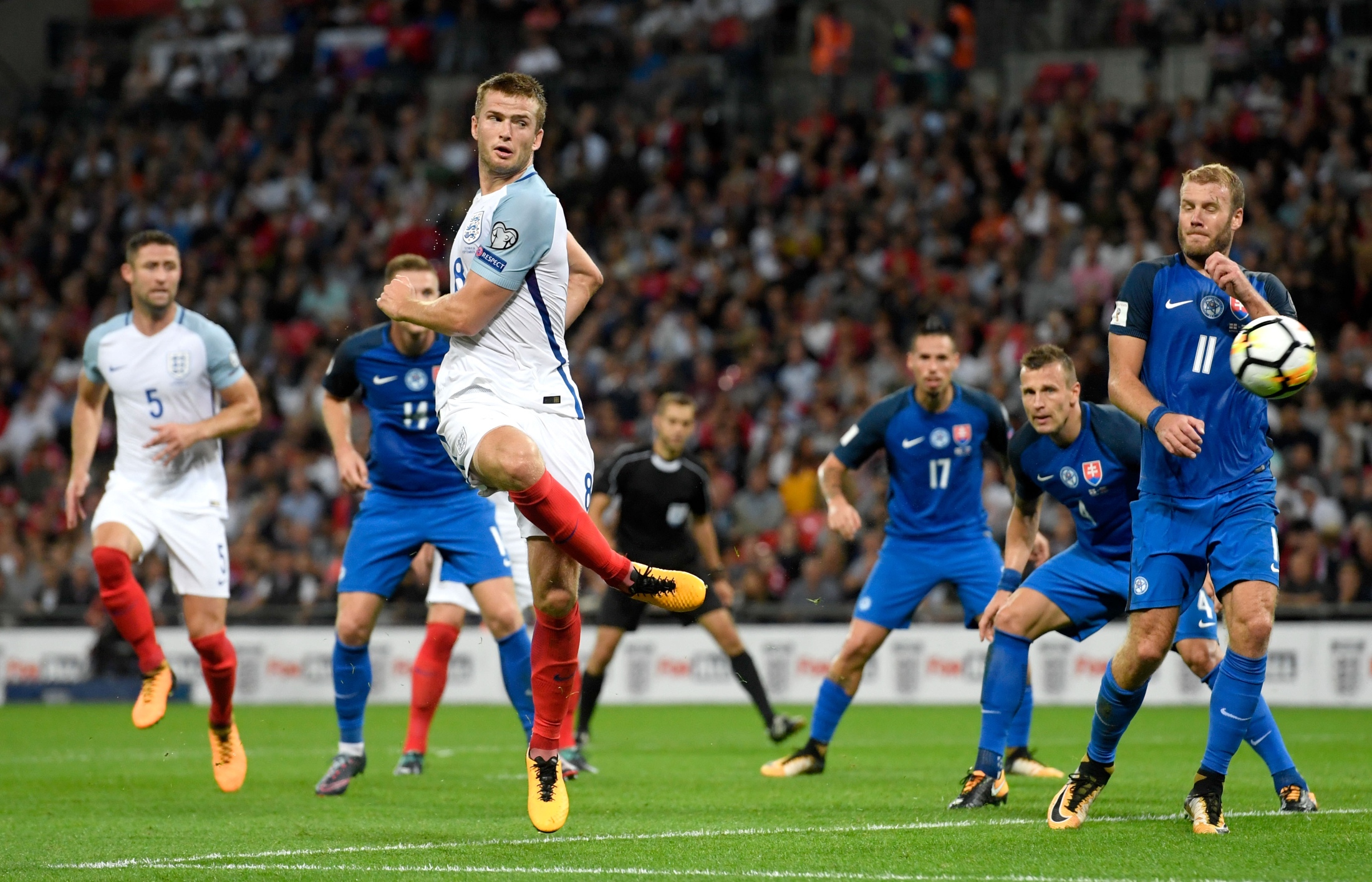 记者：若森林对安德森要价一直很高，曼城会选择埃德松