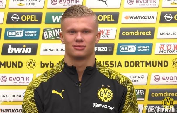 追平切尔西升英超第6！B费2射1传一战造2大神迹，曼联4-1复仇狼队