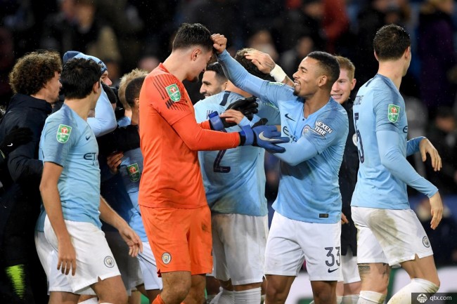 追平C罗创造的纪录，姆巴佩社媒发文向C罗致敬，后者回复（姆巴佩追平C罗纪录，社媒致敬获C罗亲自回应）