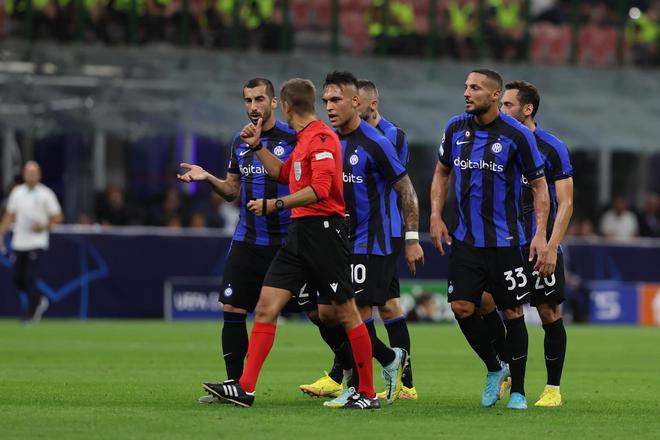 足球国足新星连续两轮破门，迅速走红