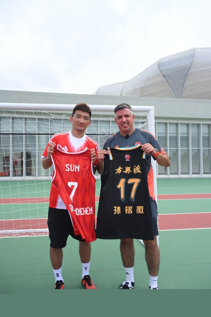 官方：前OG选手Chr1zN加盟HEROIC，将担任指挥