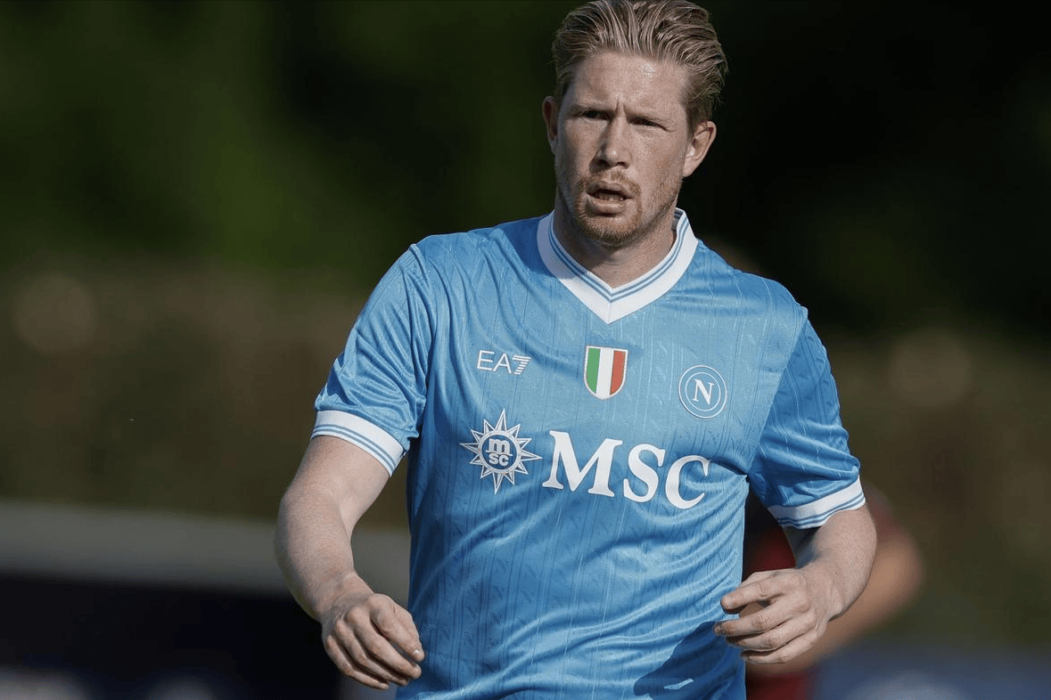 球迷沸腾：这球吹了也太离谱